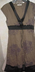 платье оливкового цвета