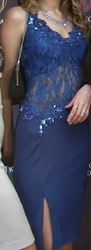 продам вечернее синее кружев платье в отличном состоянии,  размер 42-44